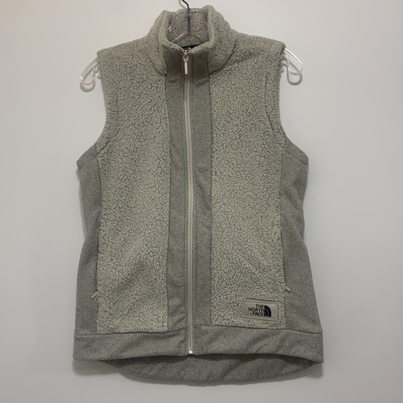 The North Face Furry Fleece Vest - Picture 3 of 10